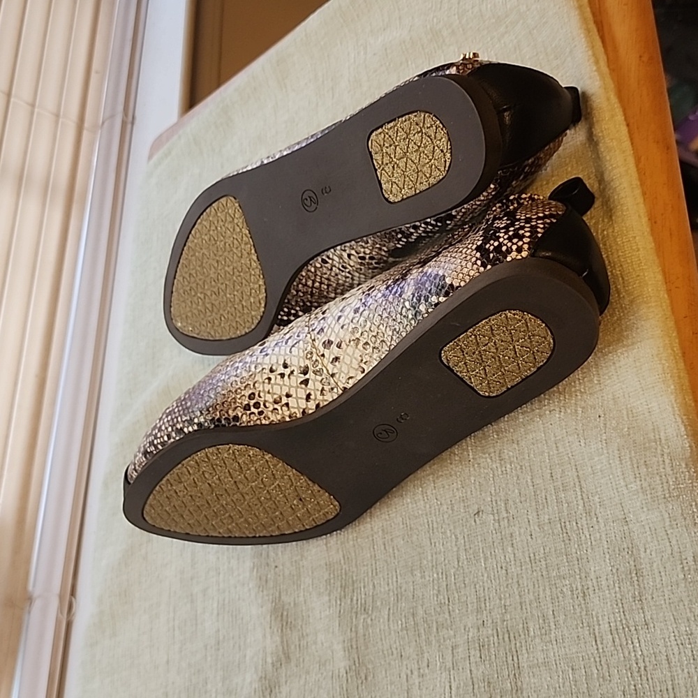 SEECAAS ANIMAL PRINT SHOES - Picture 3 of 3